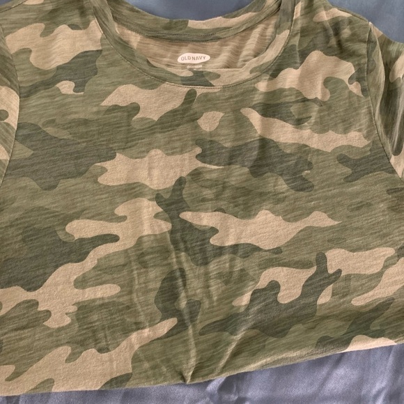Old Navy $4 each l!! 3 pc tee bundle - Picture 3 of 4